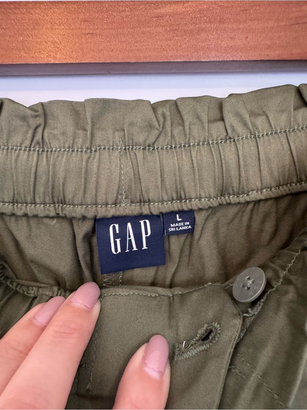 Gap Cargo Olive Drawstring Women’s Shorts - Picture 3 of 4